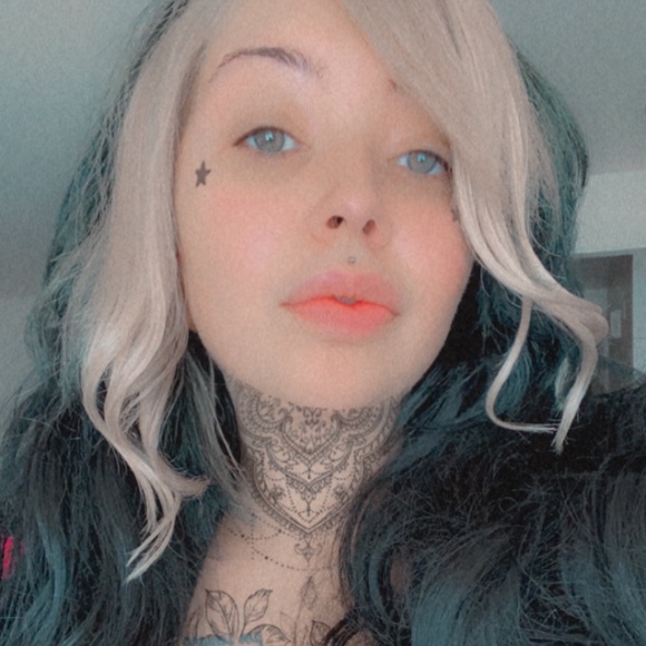 Meet your Posher, Tia - Picture 1 of 1